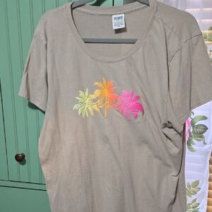 Pink VICTORIA SECRET TEE. XXL